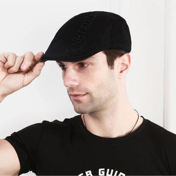 Broderie Casual Berathable Mesh Hat Visière courte de bord aller vers l'avant béret chapeau plat chapeau