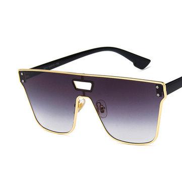 Lunettes de soleil de mode en plein air