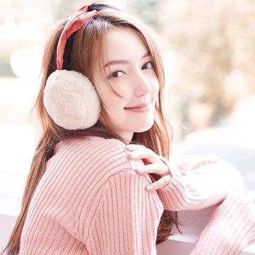 Cache-oreilles en peluche