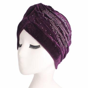 Bonnet orné de diamant