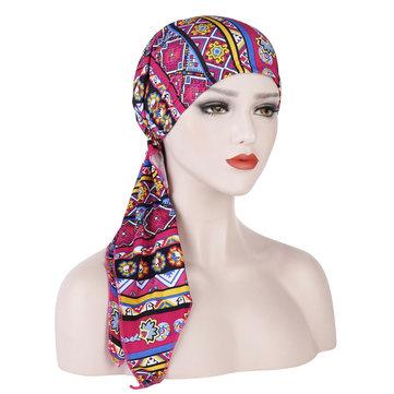 Tissu en forme de fleur incurvée Deux queues célèbre chapeau ethnique de pare-brise