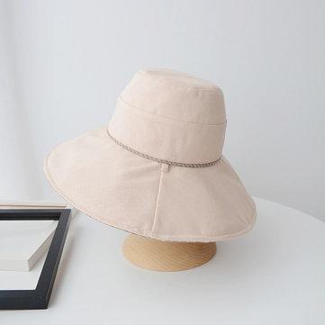 Chapeau de pêcheur à large bord disponible