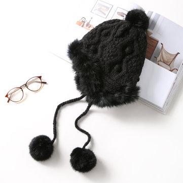 Chapeau Pom Pom & Cordon Décor