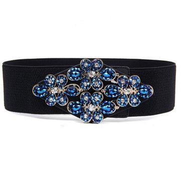 Ceinture élastique à la main Vogue
