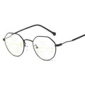 Des lunettes de lecture à double usage très proches
