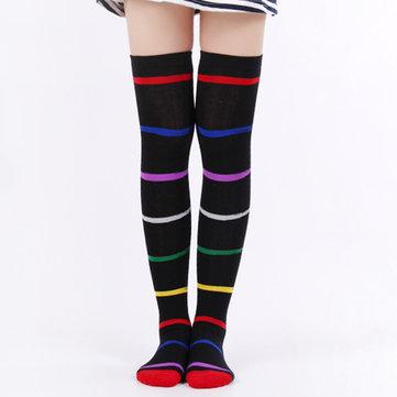Nouvelles rayures arc-en-ciel sur les chaussettes aux genoux Couleur Personnalité Dames Mode Chaussettes hautes Chaussettes cuisse